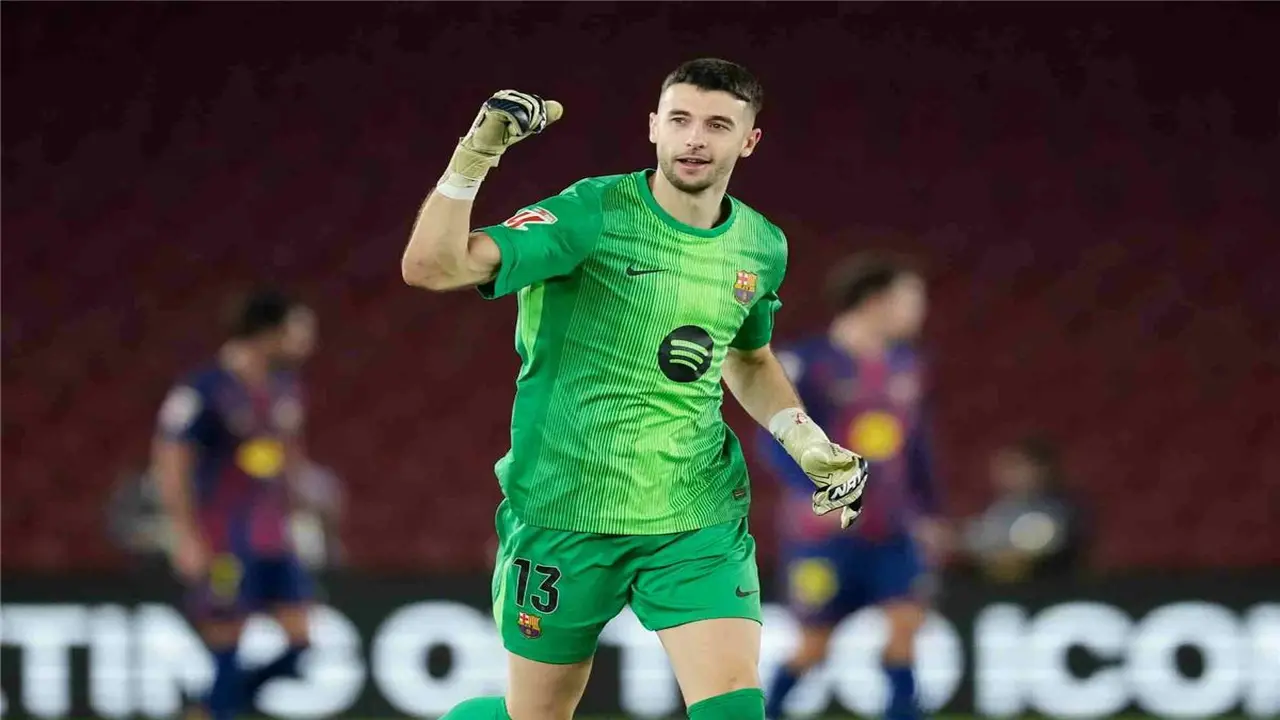 مدرب إسبانيول يتجاهل أزمة جارسيا ويستذكر خيانة برشلونة لفيجو